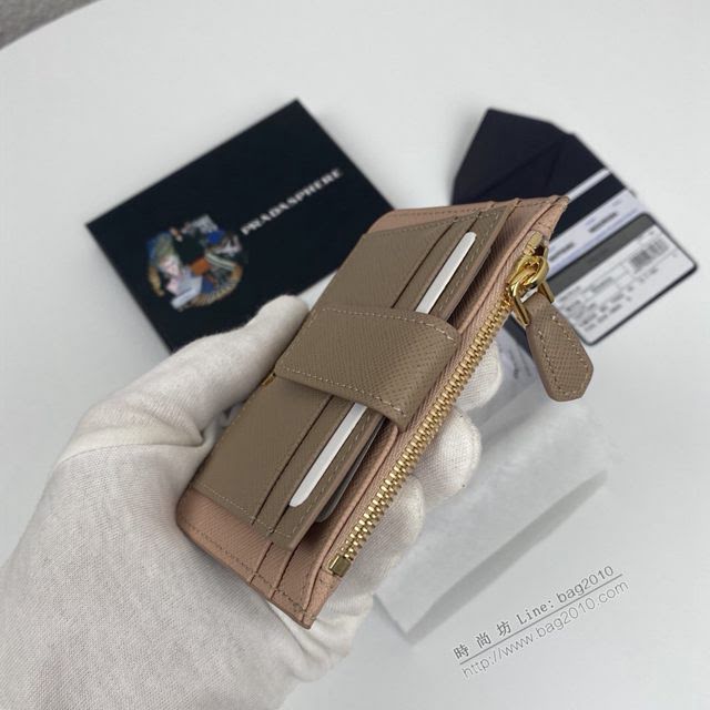 prada卡包 普拉達專櫃最新爆款 Saffiano皮革卡片夾 1MC038 prada爆款女士卡包  pyd2142